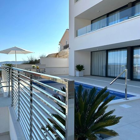 Villa Apartment Danny Baska Voda Bagian luar foto